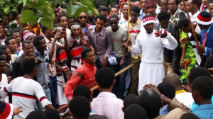 Celebration of Irreecha Oromoo 2014 (6408 according to Oromo Calendar). 5th October 2014 @ Horaa Harsadii, Bishoftu, Oromia. suura3