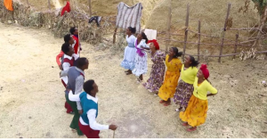 Hacaaluu Hundessa, Oromo culture music video maalan jira picture7