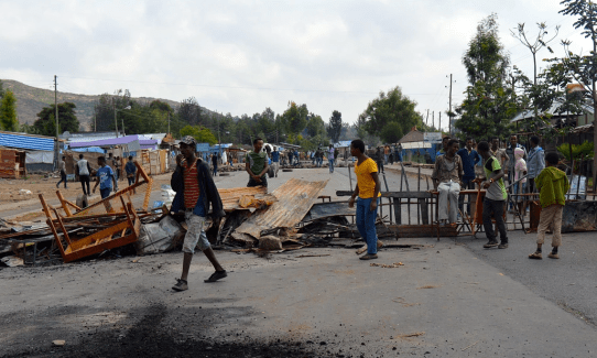 #OromoProtests block the road in Wolenkomi, in the Oromia State, Ethiopia. Photograph by William Davison