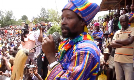 Kala Gezahegn, the leader of the Konso people, addresses a crowd