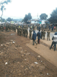 Ethiopia's regime TPLF (Tigray) ethnic apartheid soldiers attacking Oromo civilians in Holeta, Oromia, 29 July 2016