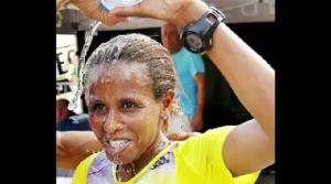 athlete-hirut-guangul-joined-the-brave-movement-as-she-won-the-womens-marathon-and-in-solidarity-with-oromoprotests-25-september-2016-this-video-is-viral-on-social-media-in-her-adoration