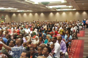 oromo-olympian-fayyisaa-leellisaa-feyisa-llilesa-draws-big-crowd-at-his-minneapolis-appearance-18-september-2016-p2