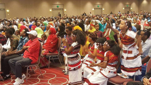 oromo-olympian-fayyisaa-leellisaa-feyisa-llilesa-draws-big-crowd-at-his-minneapolis-appearance-18-september-2016