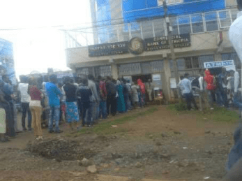 #OromoProtests, boycott business of the Woyane, bank run in Naqamte, Oromia. 3 september 2016