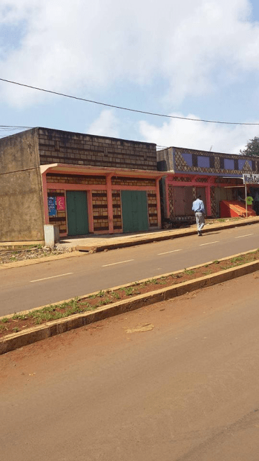 Stores shut their doors in the busy city of Naqamte, Oromia, 6 September 2016. #OromoProtests