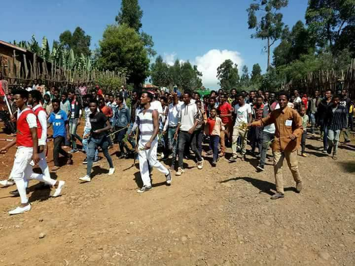 Irreecha 2017 at Malkaa Qar Sadee Abuunaa, Gindabarat, Oromia 22nd October 2017 (6411 ALO)