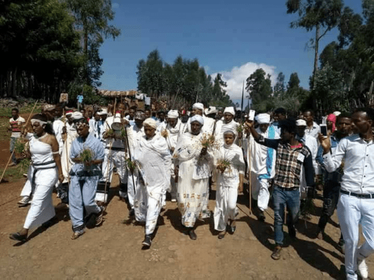 Irreecha  2017, Malkaa Qar Sadee  Abuunaa,  Gindabarat,  Oromia 22 October 2017 (6411 ALO).png