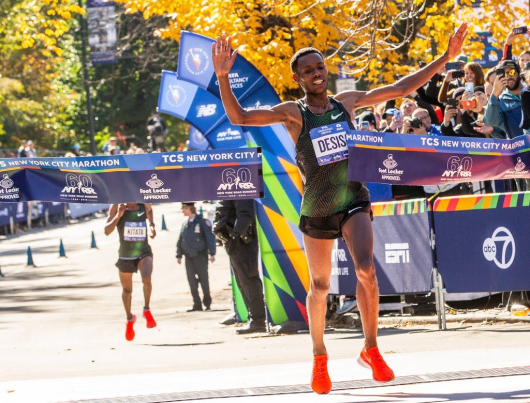Oromo Athlete Lelisa Desisa Wins the 2018 New York City Marathon in a Sprint Finish.png